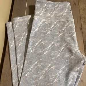 Zyia light and tight leggings. New with tags size 8-10 7/8